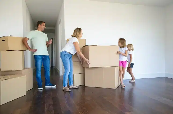 apartment movers moving items