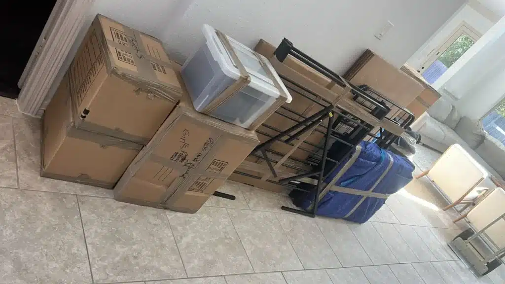 multiple moving boxes for relocation moving services
